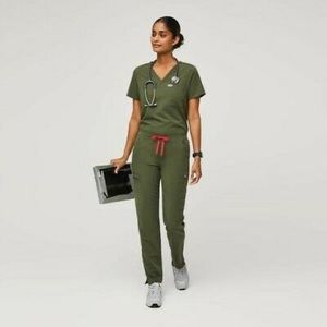 COPY - Figs dark olive green scrubs XS top/XXS pants, only worn 2 times.